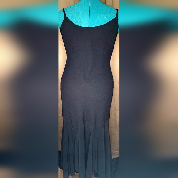 Black dress - Picture 4 of 5